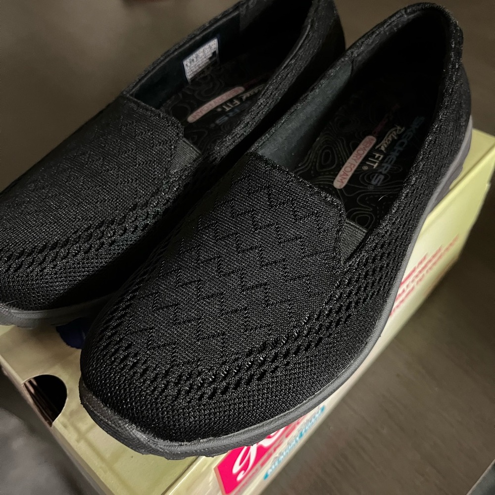 Skechers Memory Foam-Willows Size 6 Women’s